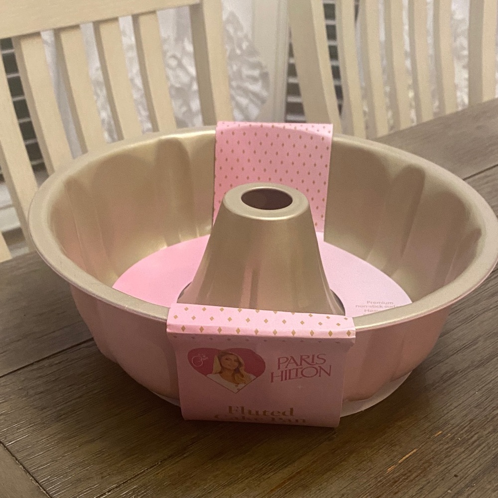 Paris Hilton Pink and Gold Fluted Cake Pan